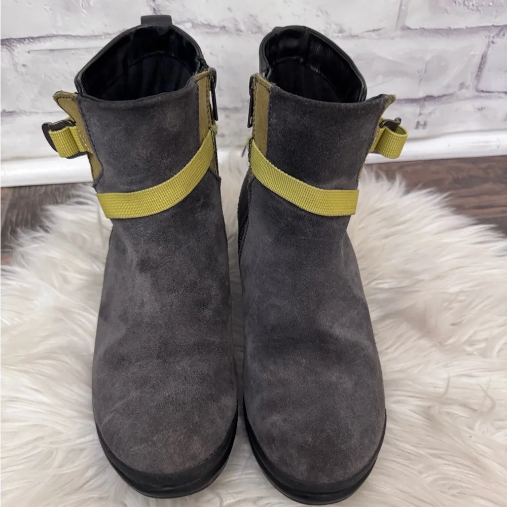 Keen‎ Morrison Mid Boot Comfort Gray Leather Booties Women’s 7 Sleek Durable